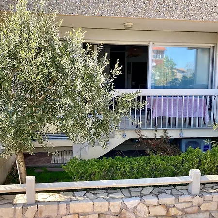 T2 Acces Direct - Parking - Clim - Balcon & Jardin - Velos - Centre Apartment